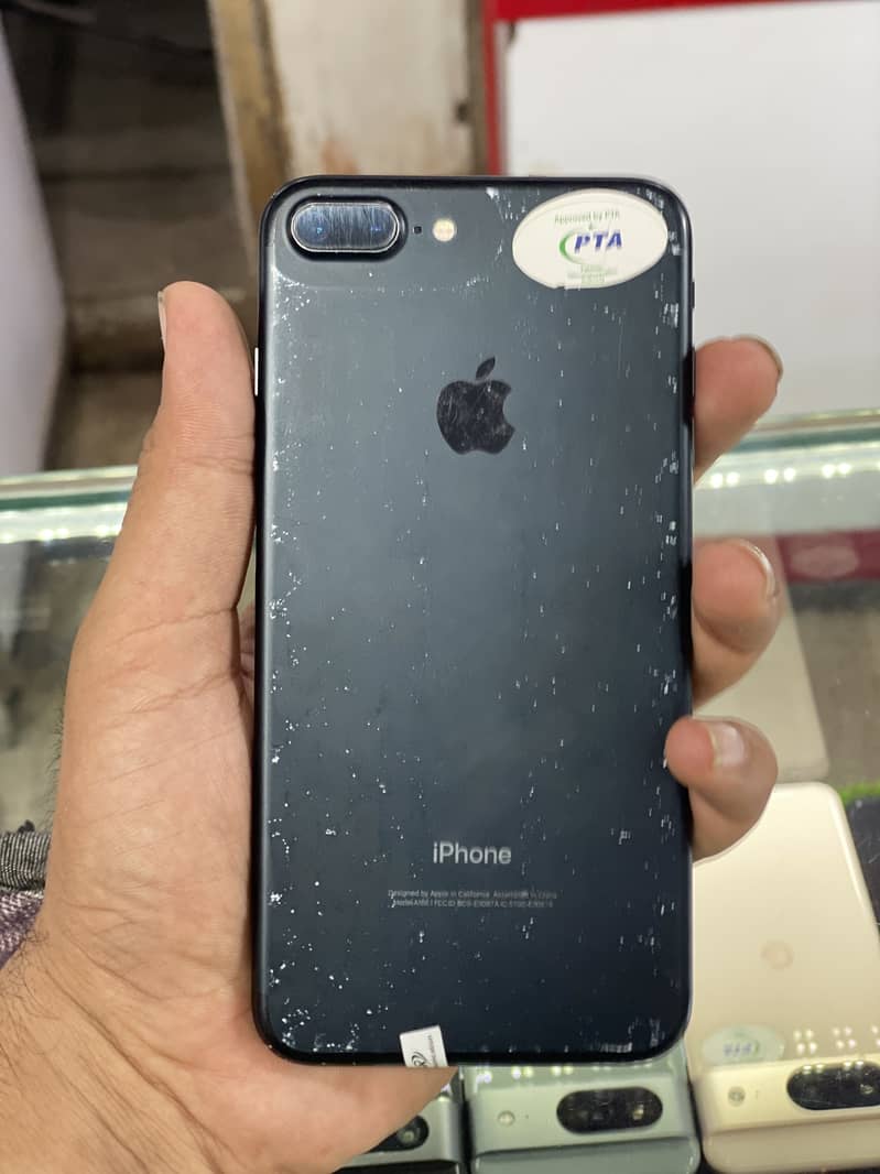 Apple iPhone 7 Plus 1
