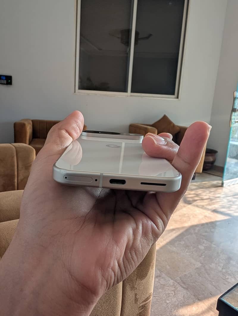 Google Pixel 9 4