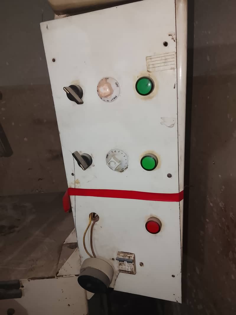 Automatic Pouch Packing Machine / Packaging Machine Good Condition 3