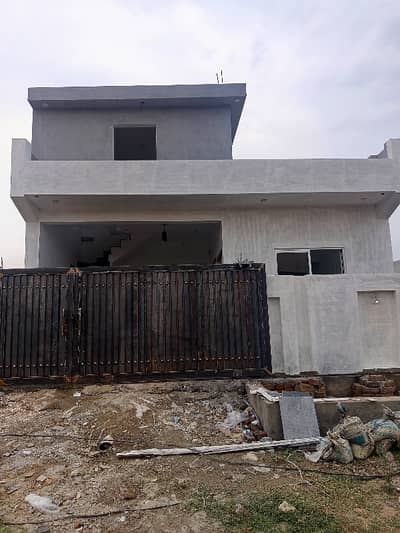 size 5 Marla ( 25*50 in Block Hamza) Single Storey House Available.