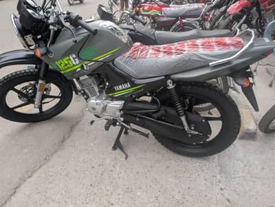 Yamaha YBR (2023)