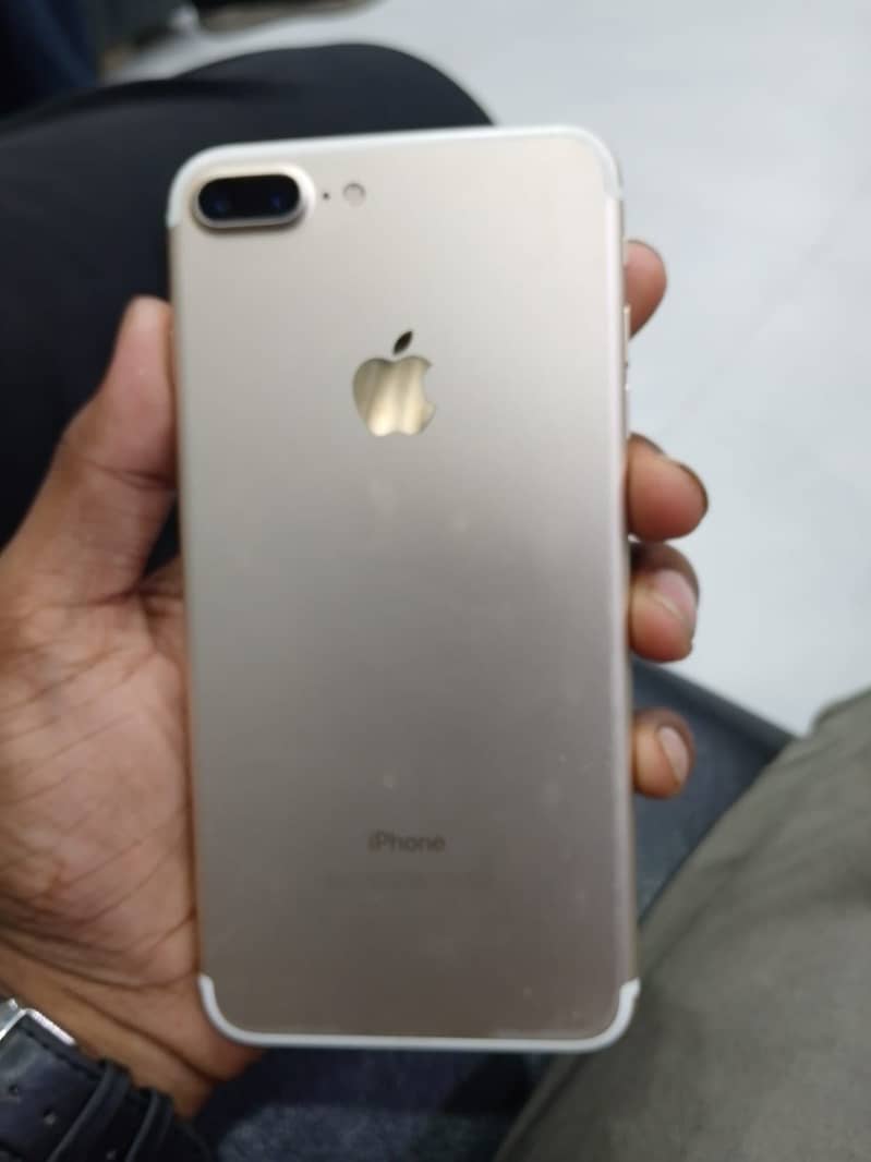 Apple iPhone 7 Plus 1