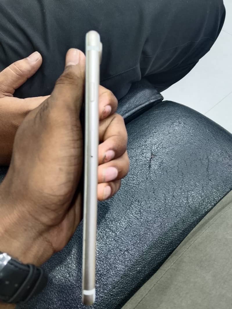 Apple iPhone 7 Plus 2