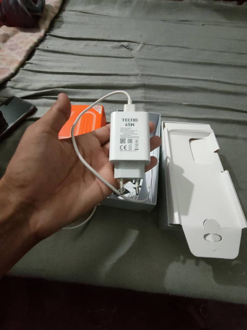 Spark 40 pro + 1