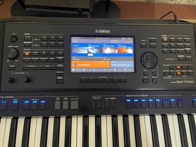 Yamaha PSR SX700 Keyboard
