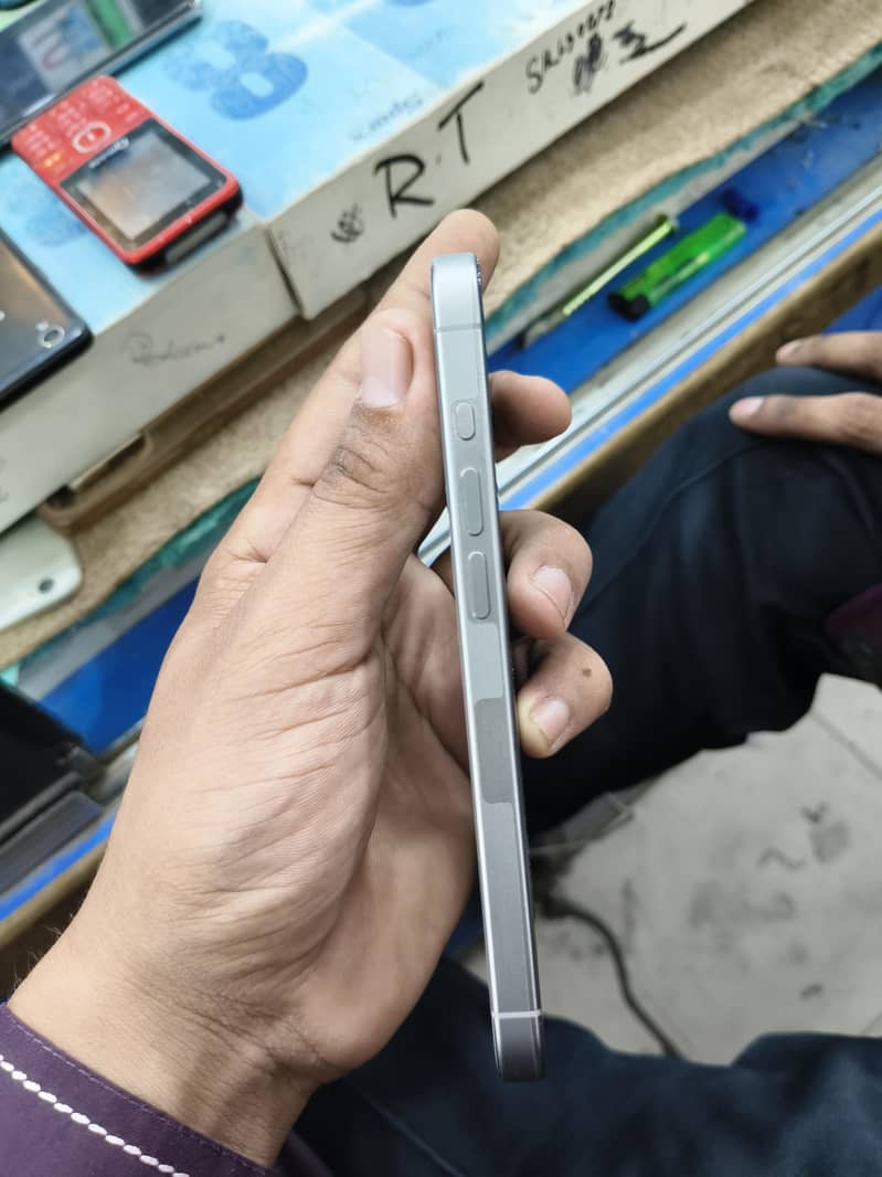 Apple iPhone 15 Pro 5