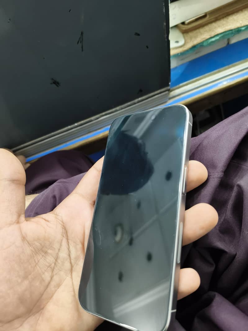 Apple iPhone 15 Pro 6