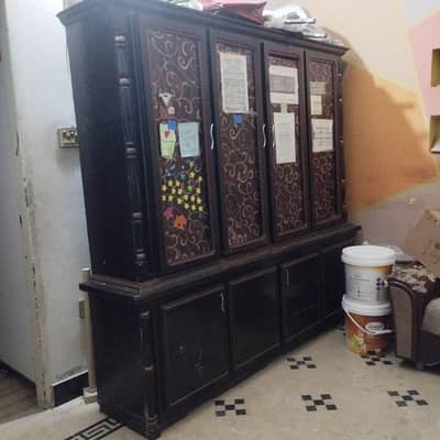 Good Condition Crockery showcase