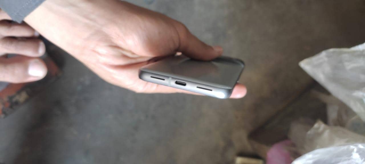 Google Pixel 8 3