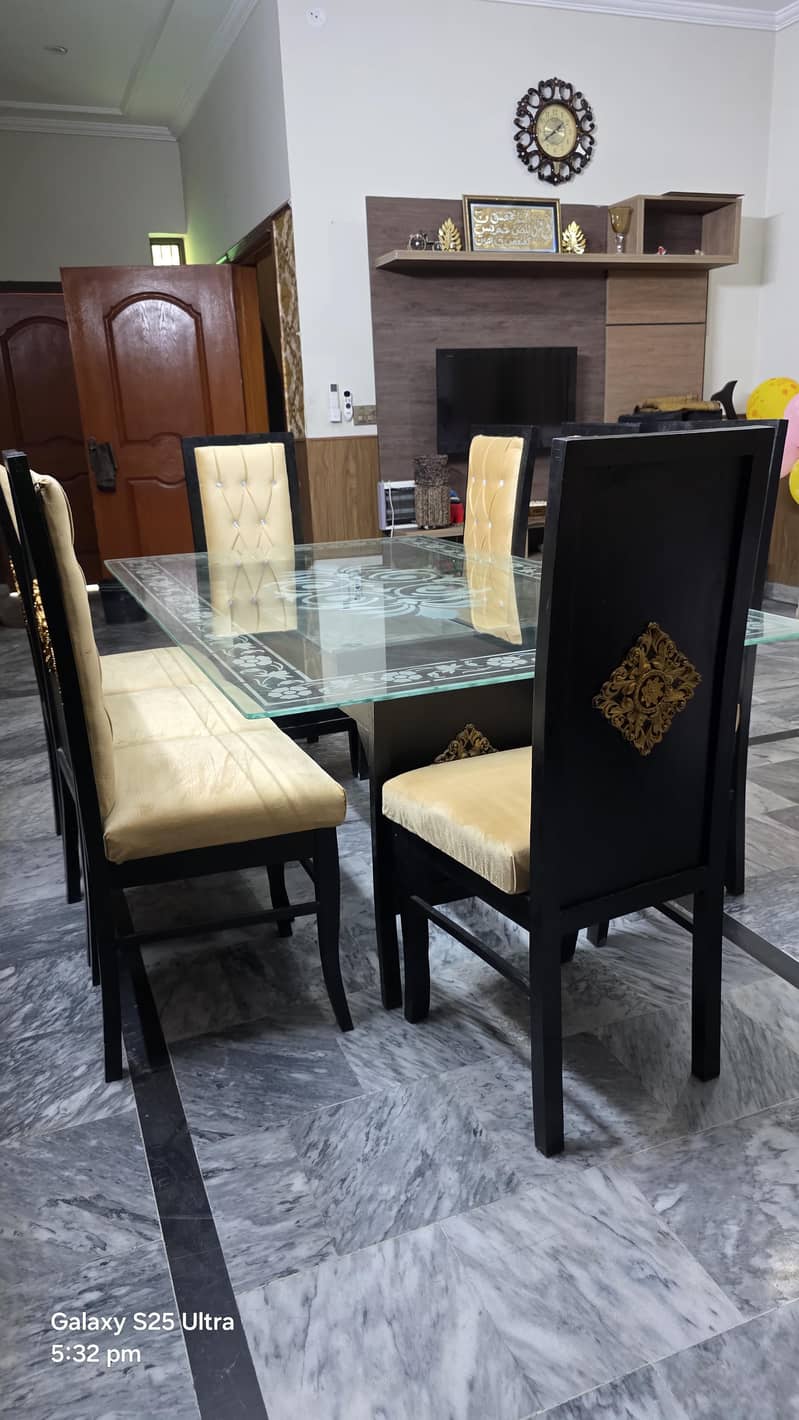 dinning table 0