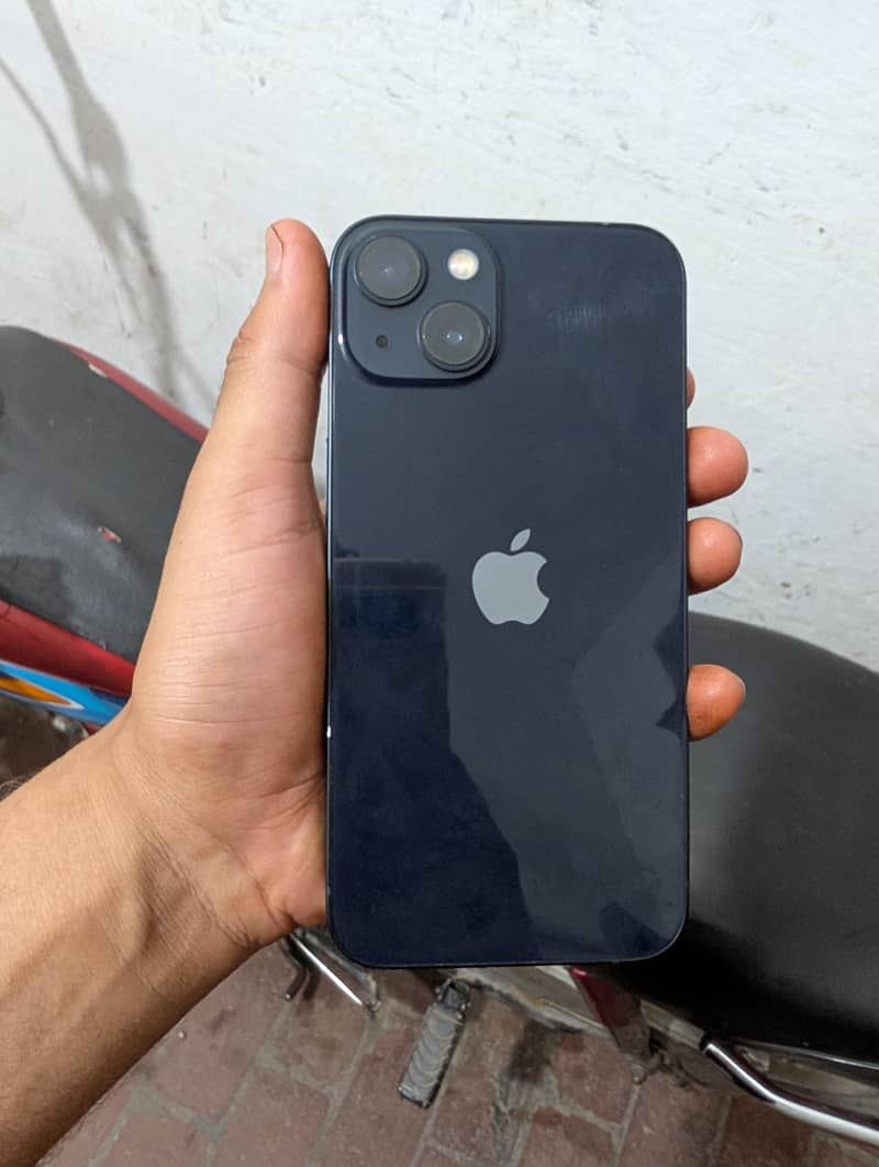 Apple iPhone 13 6