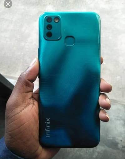 Infinix smart 6 dual offical pta 3 64gb with box serious buyer