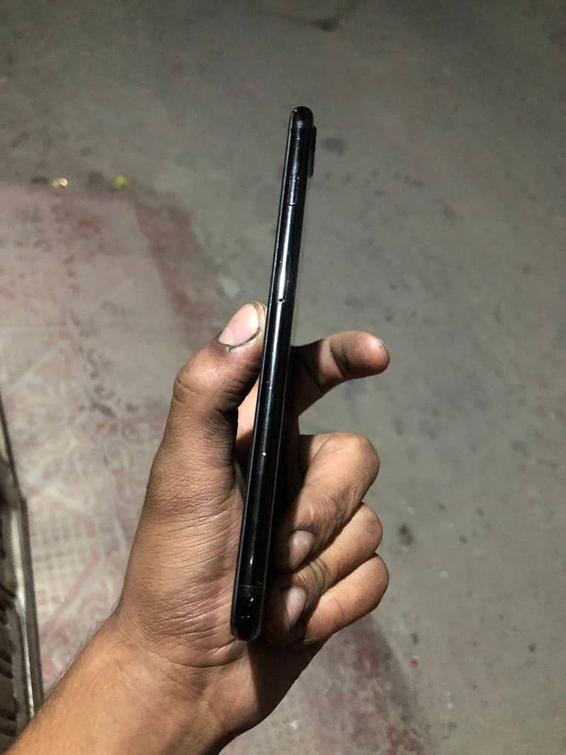 Apple iPhone 7 Plus 0