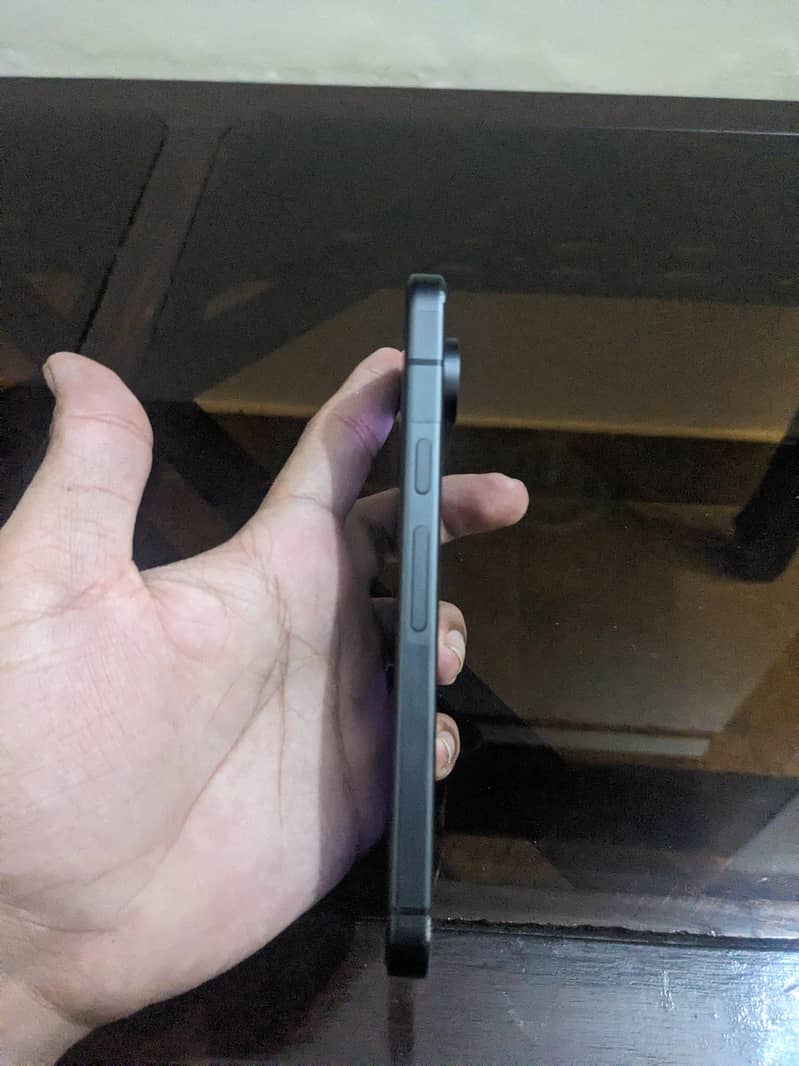 Google Pixel 9 4