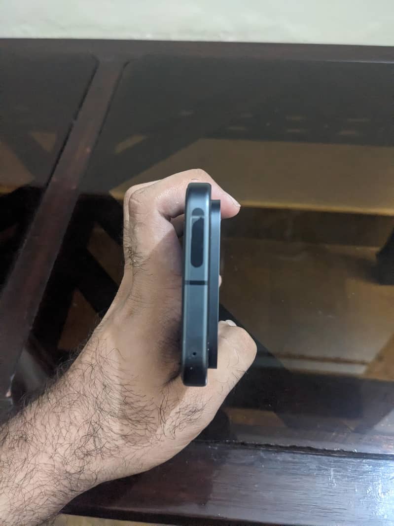 Google Pixel 9 5