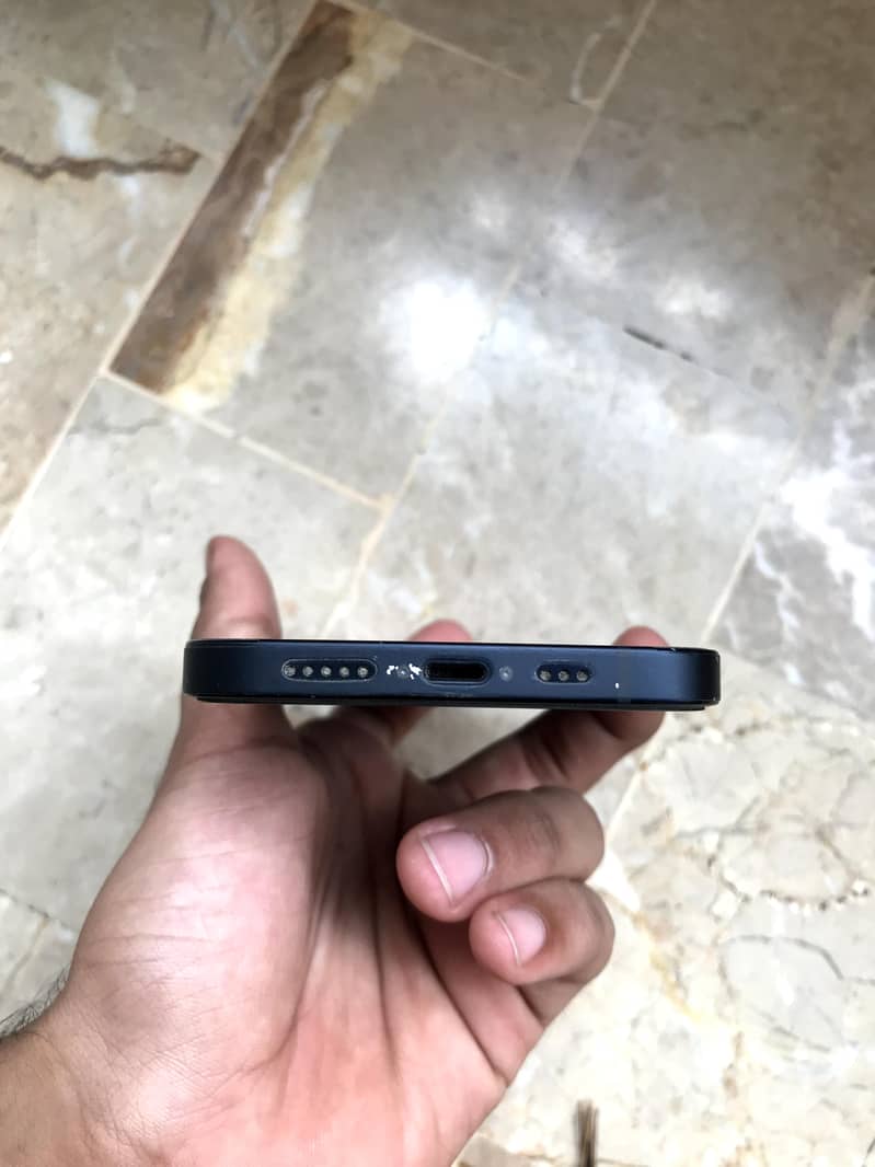 Apple iPhone 12 3