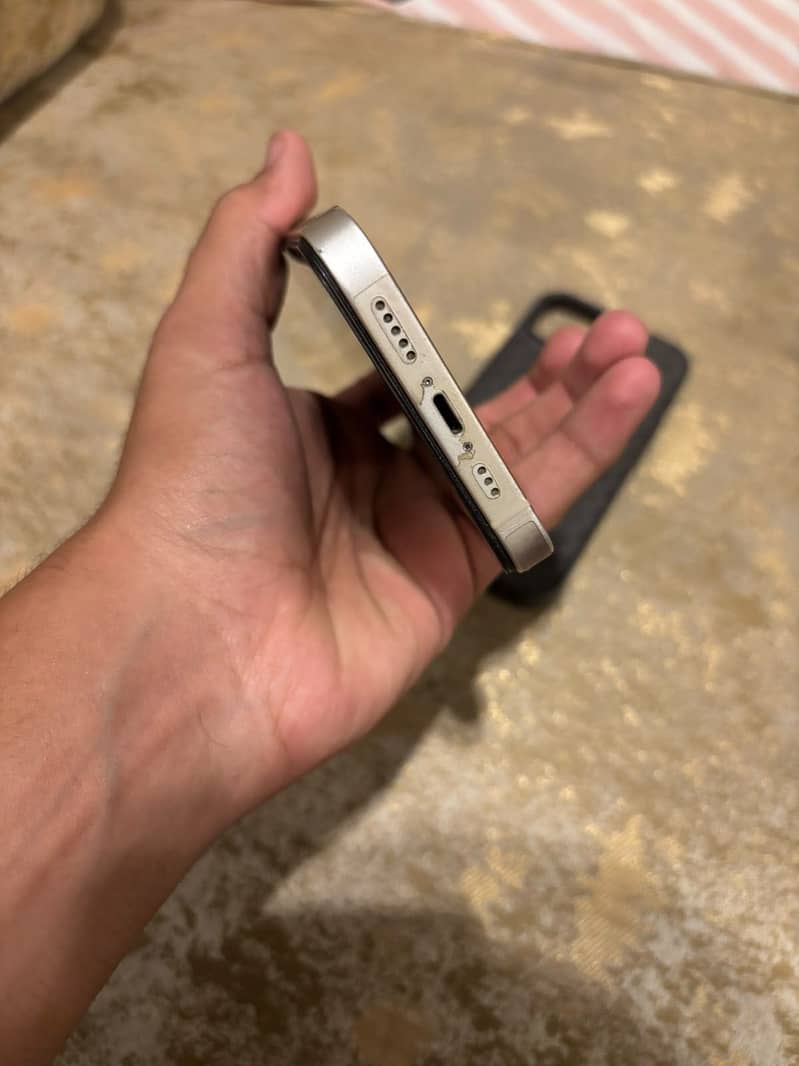 Apple iPhone 14 2