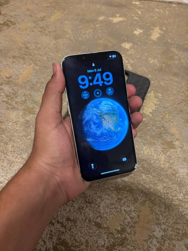 Apple iPhone 14 4