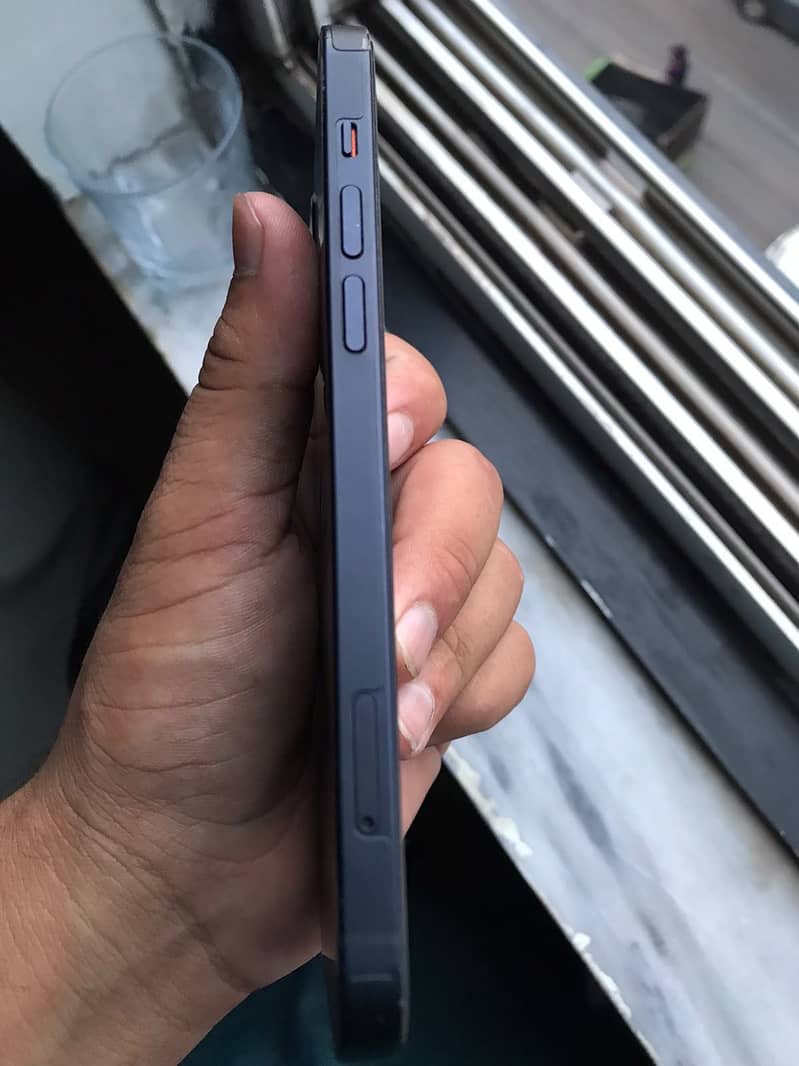 Apple iPhone 12 2