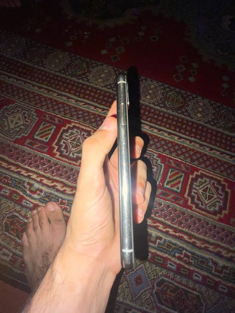Apple iPhone X 3