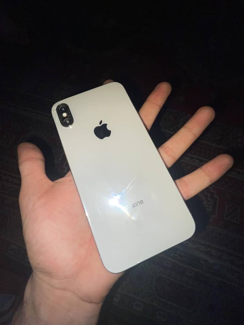 Apple iPhone X 4