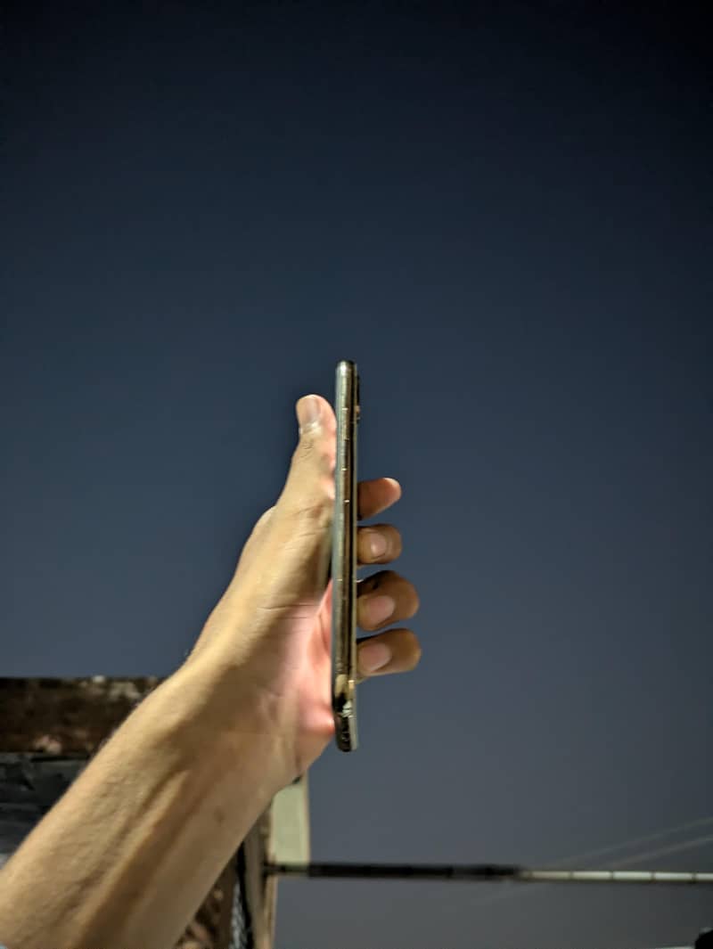 iphone xs max 1