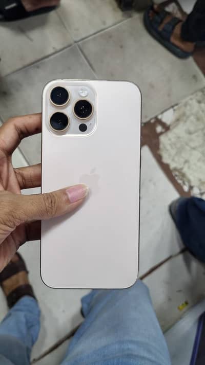 Apple iPhone 16 Pro Max