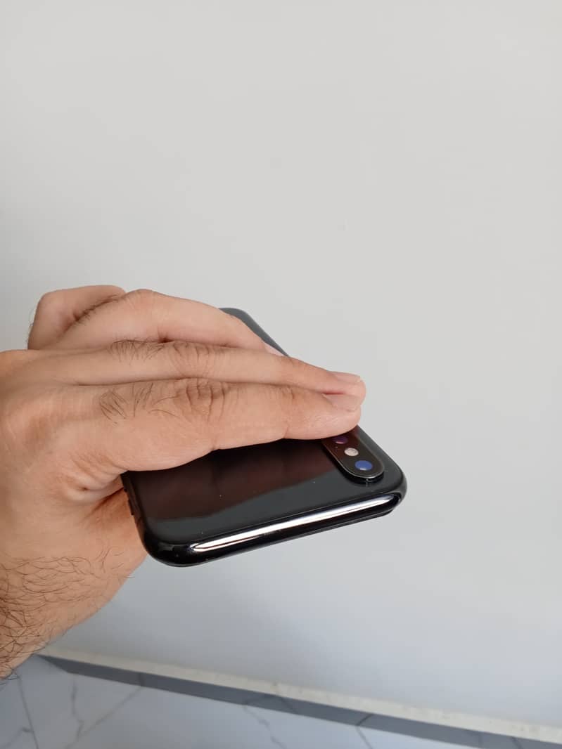 Apple iPhone X 5