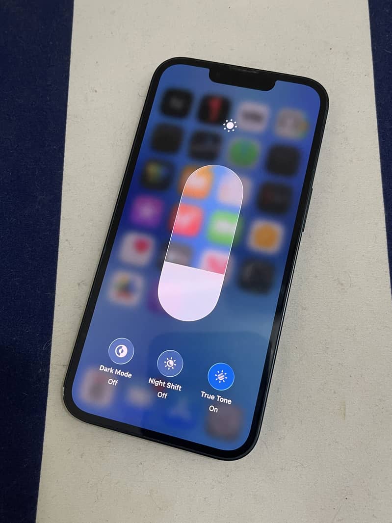 Apple iPhone 13 1