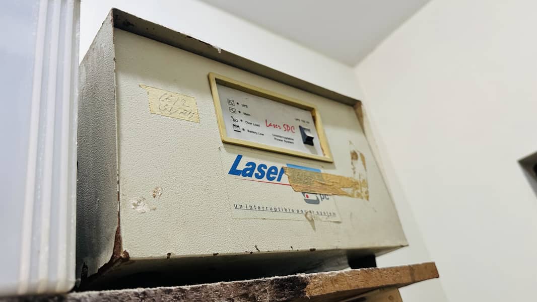 Laser ups 0