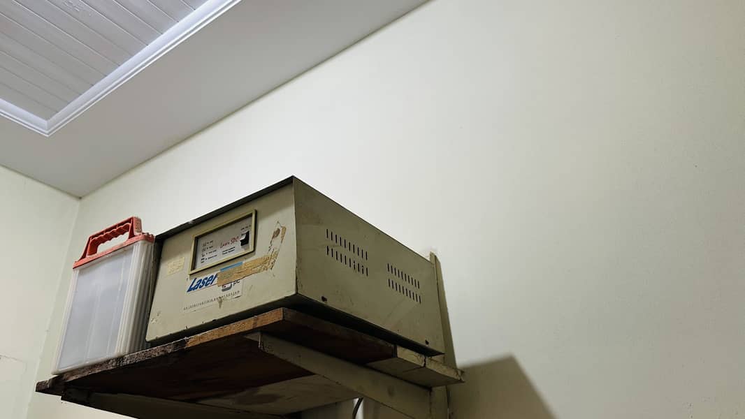 Laser ups 1