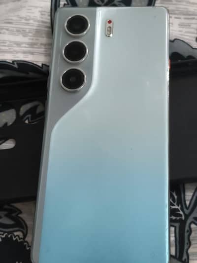 Tecno CAMON 40
