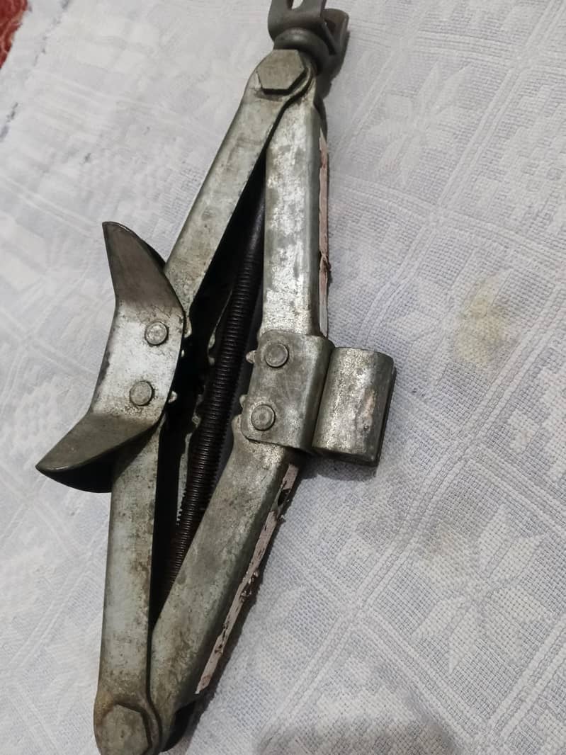 car jack 0