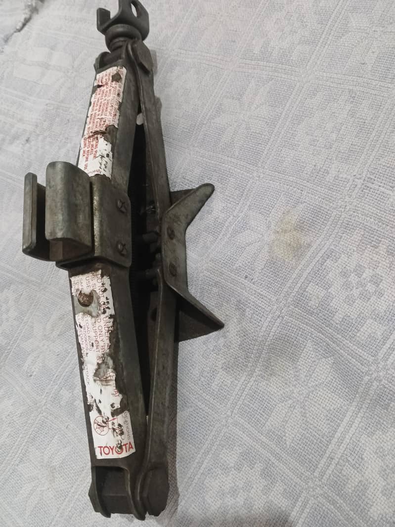 car jack 1