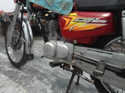 Honda 125 . good condition good 35+average and serious buyer contact