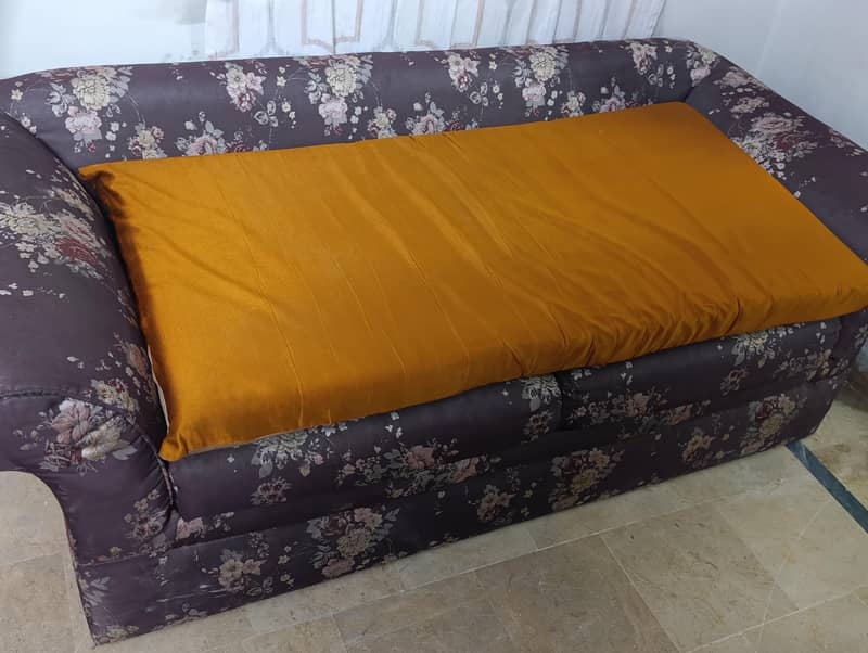 sofa. 3