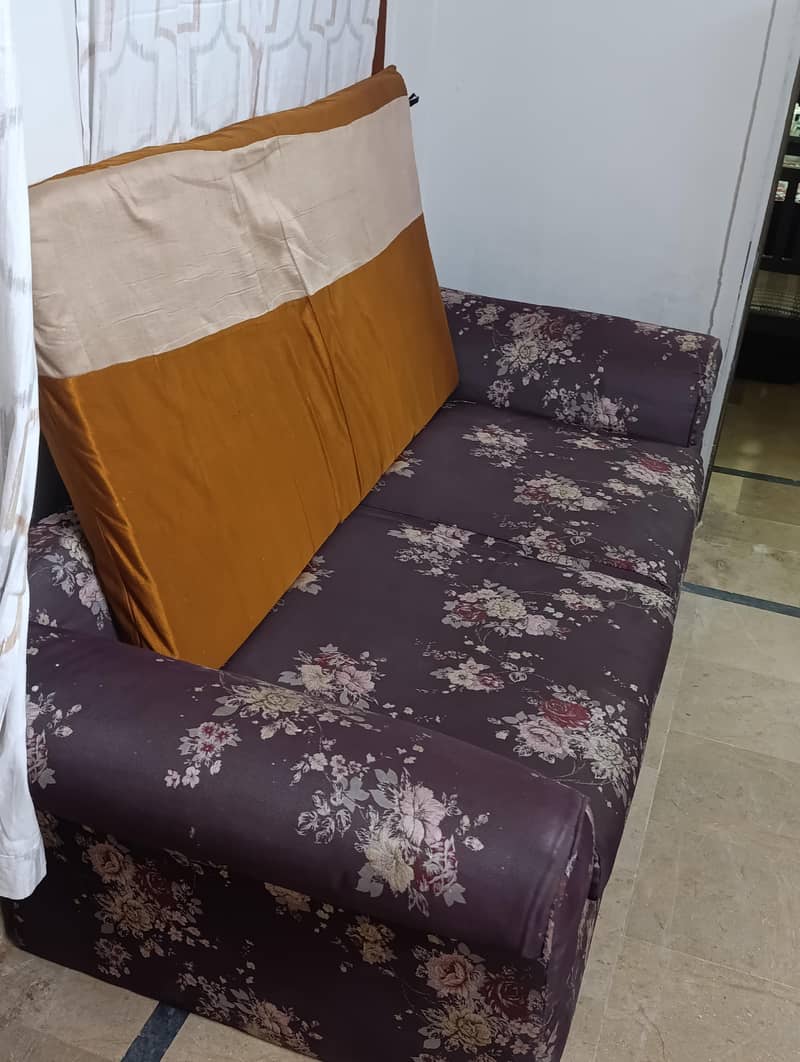 sofa. 5