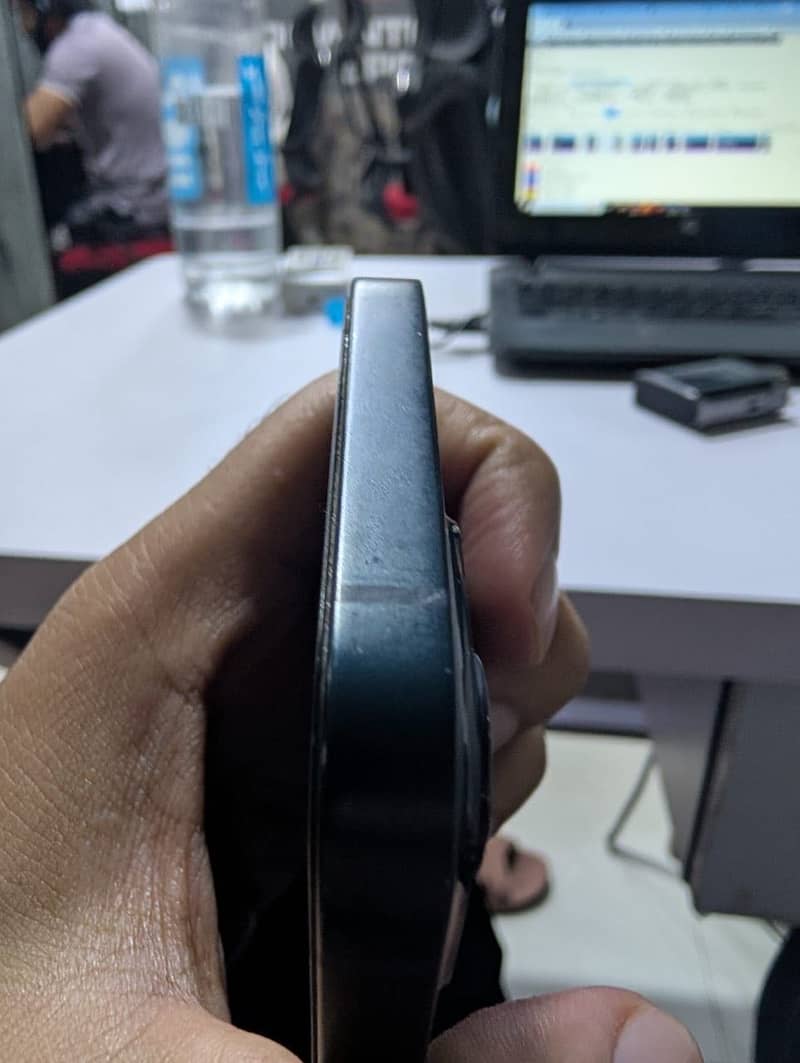 Apple iPhone 13 4
