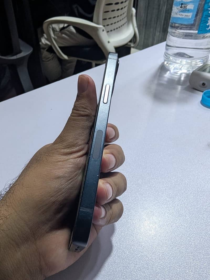 Apple iPhone 13 5