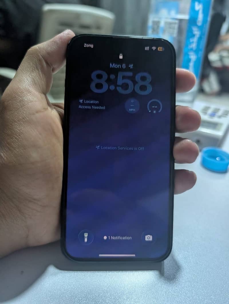 Apple iPhone 13 11