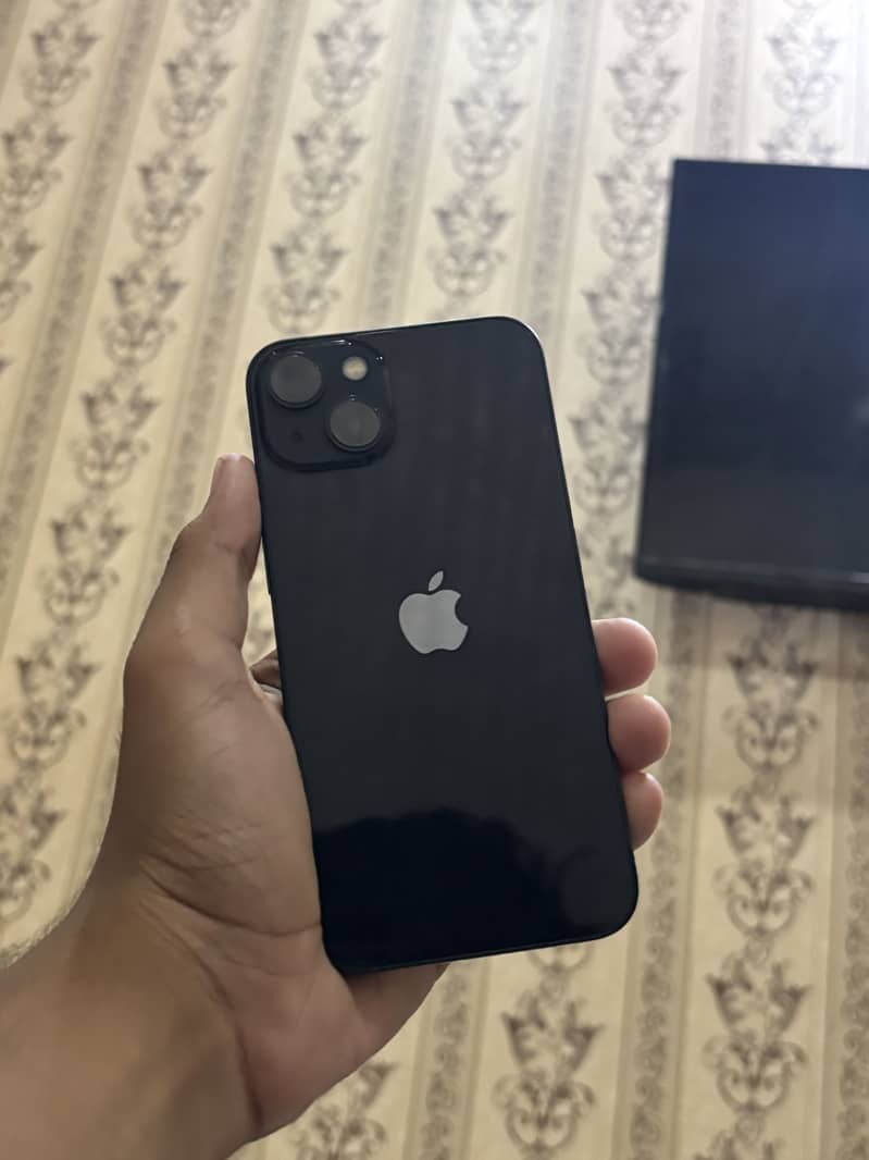Apple iPhone 13 0