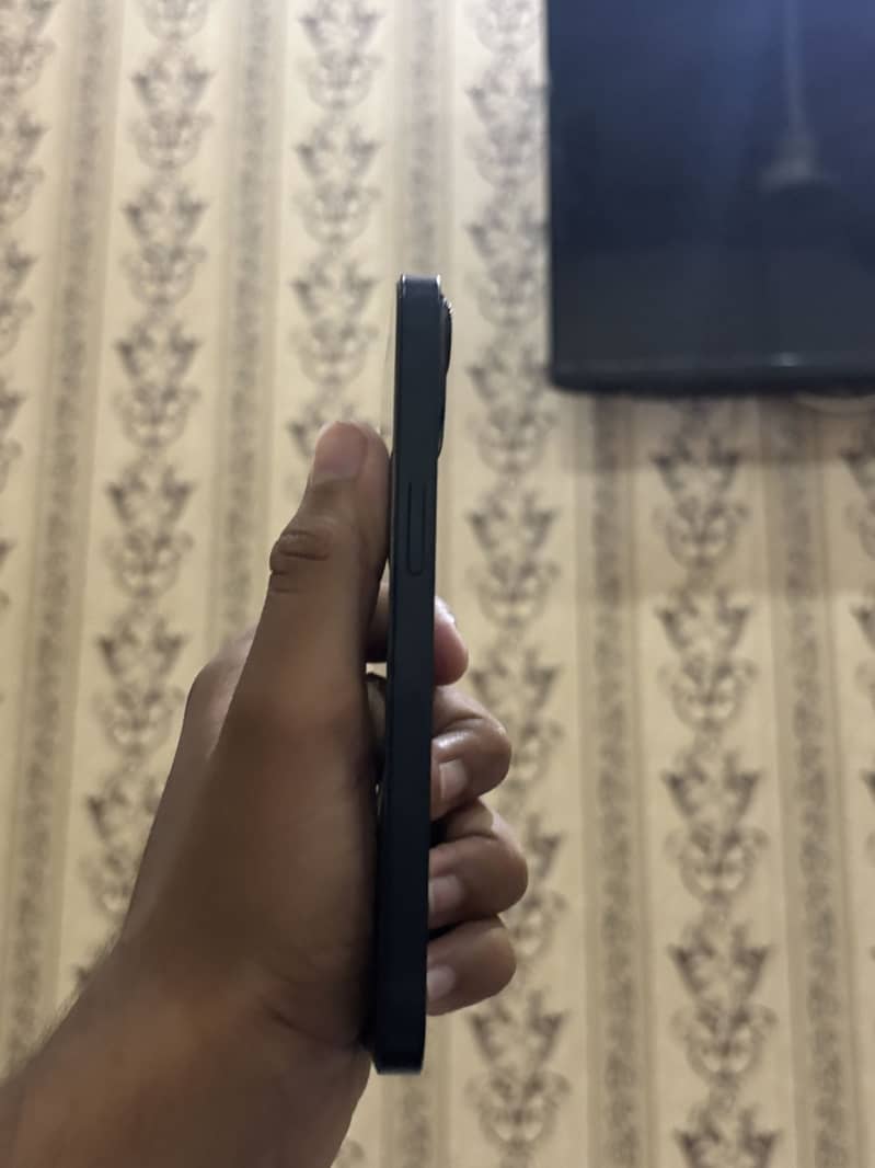 Apple iPhone 13 3