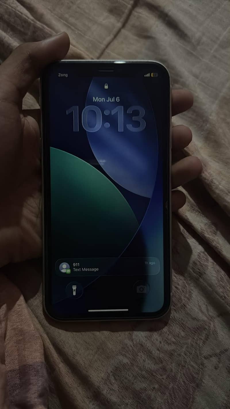 Apple iPhone 11 0