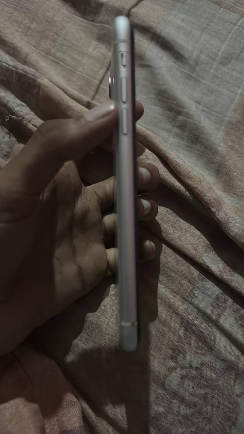 Apple iPhone 11 2
