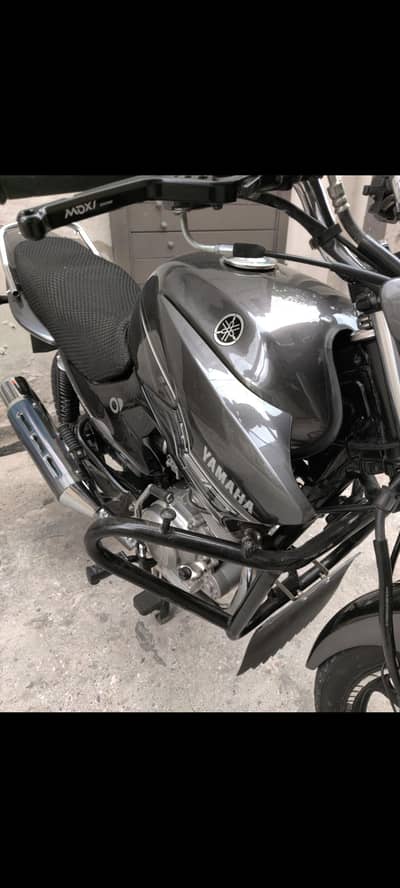 YAMAHA YBR 125