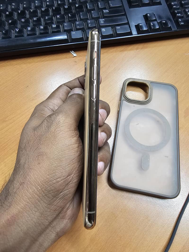 Apple iPhone 11 Pro 2