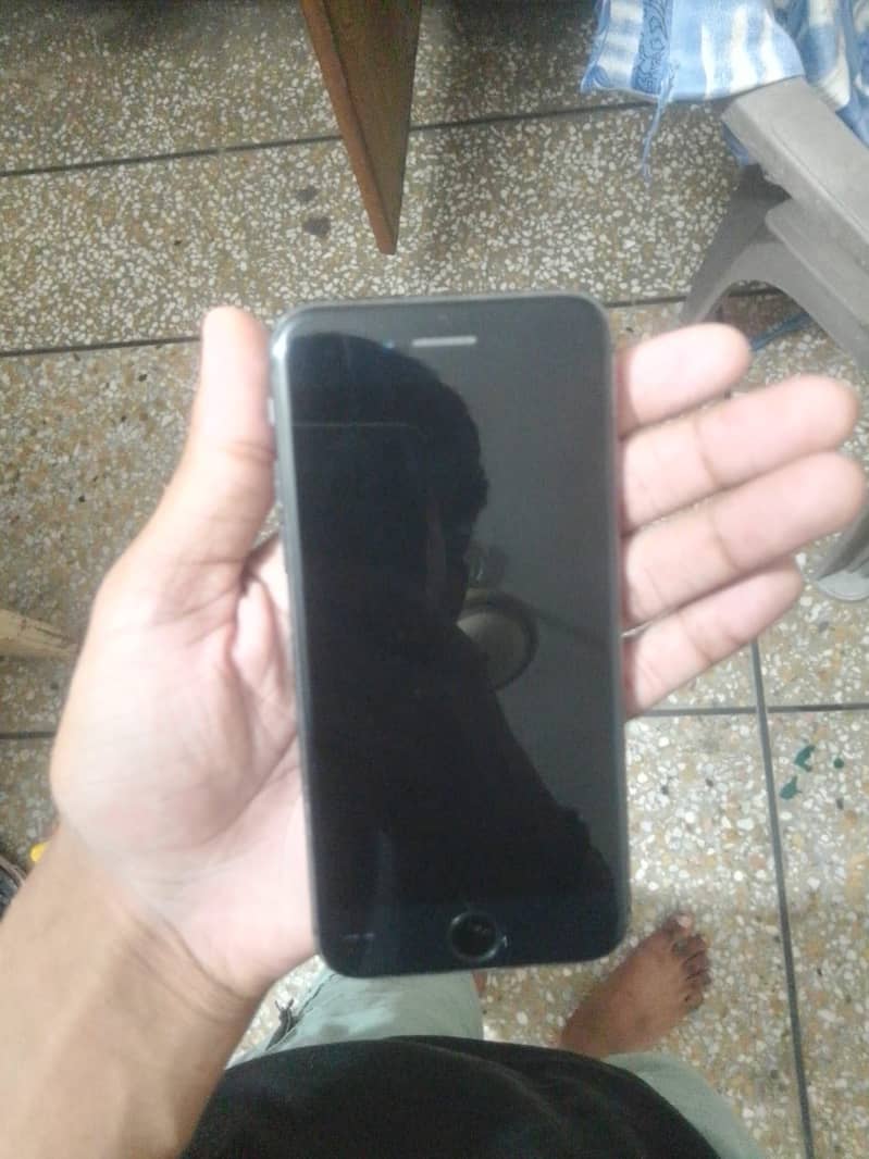 Apple iPhone 8 0