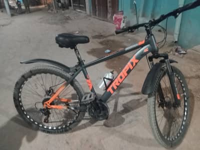 Excellent Condition Mountain Bicycle with accessories