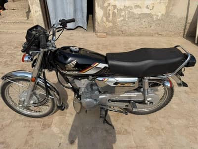 Honda 125 self start silver 2026