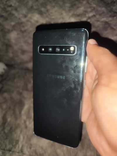 Samsung Mobile S10 5G 10/8 just pannel cracked